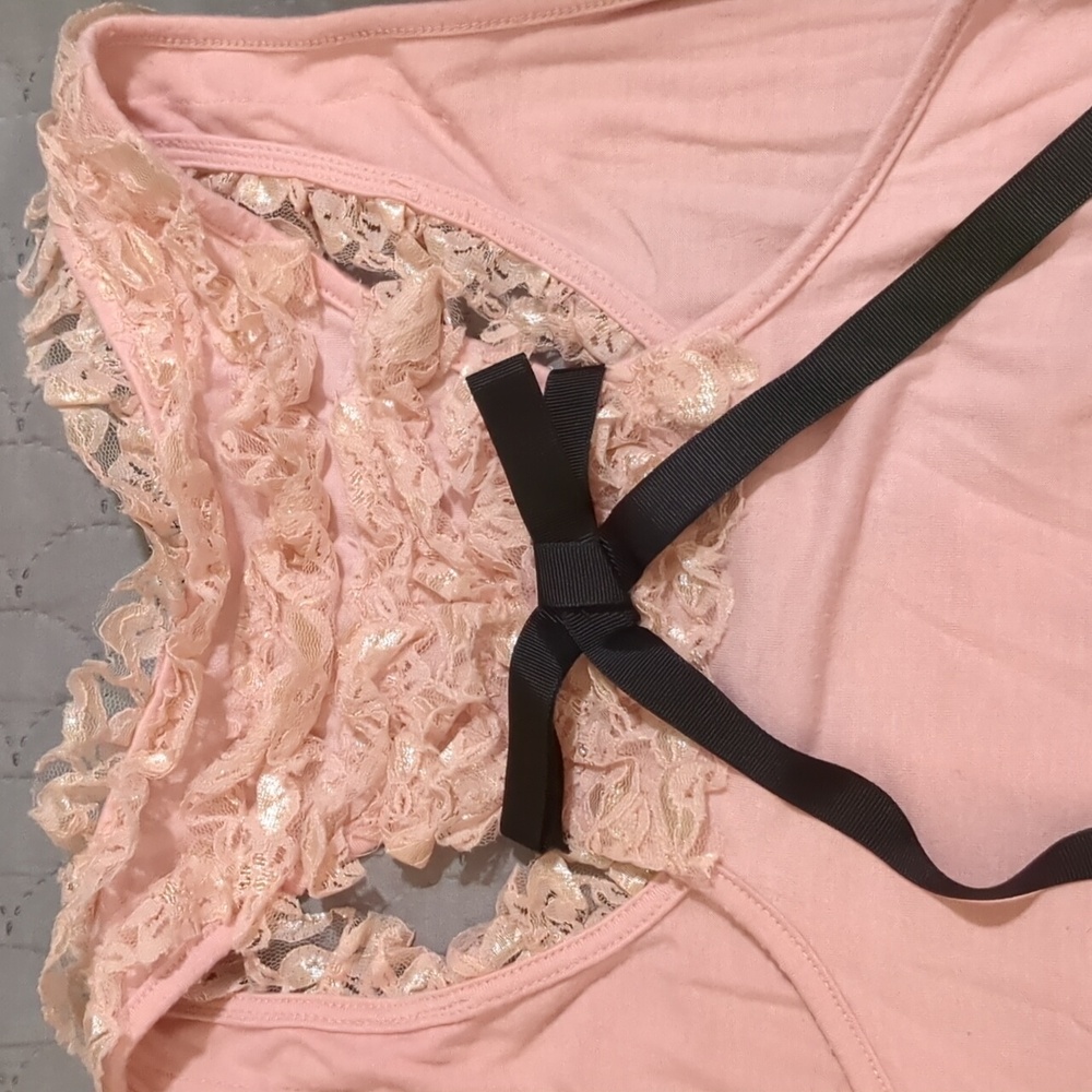 Flowy Ruffled and Ribboned Tank - Picture 2 of 2
